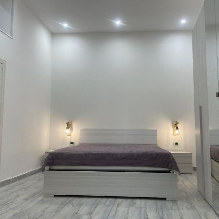 Dimora Di Anesia Napoli Apartment Bagian luar foto