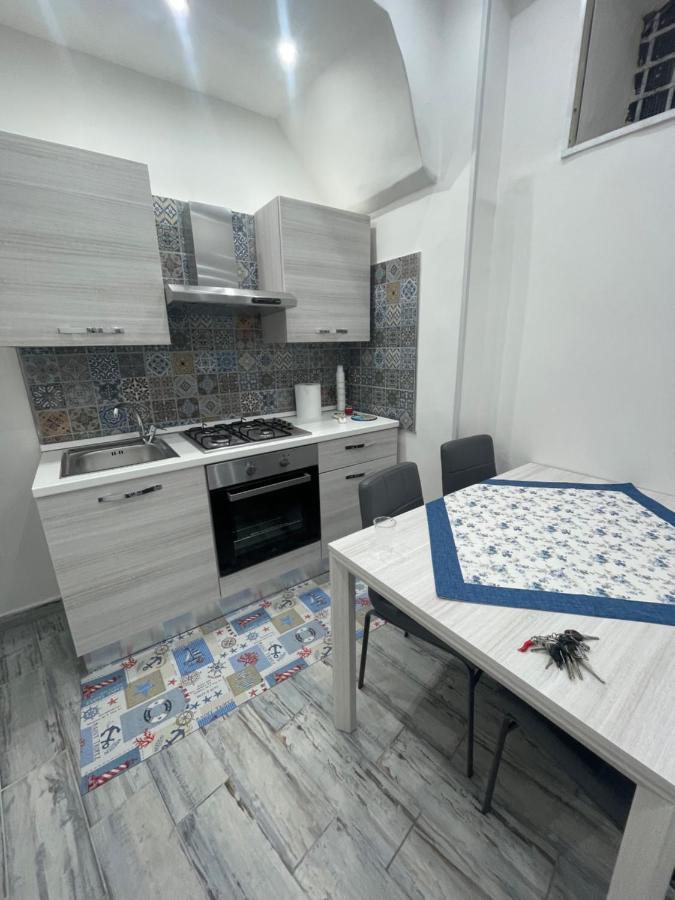 Dimora Di Anesia Napoli Apartment Bagian luar foto