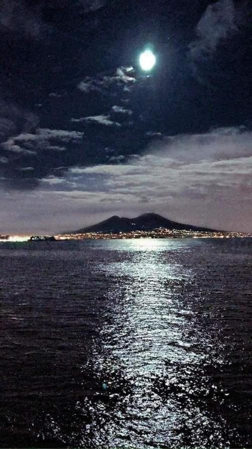 Dimora Di Anesia Napoli Apartment Bagian luar foto