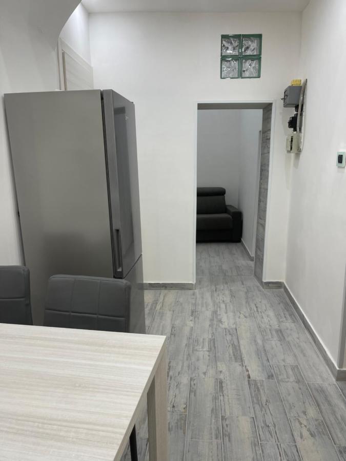 Dimora Di Anesia Napoli Apartment Bagian luar foto